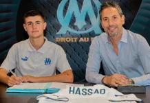 Rayan Hassad signe son contrat professionnel avec l'Olympique de Marseille.
