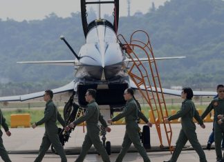 13 avions militaires chinois