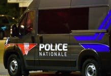 Une voiture de police française à Limoges