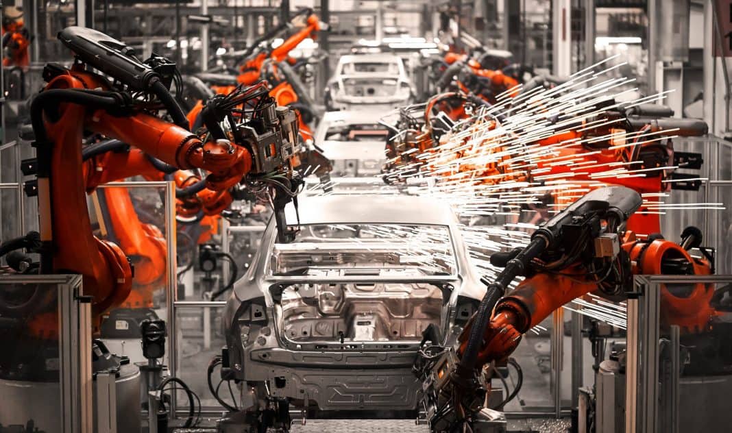 robots_chaine_de-montage_voitures-scaled