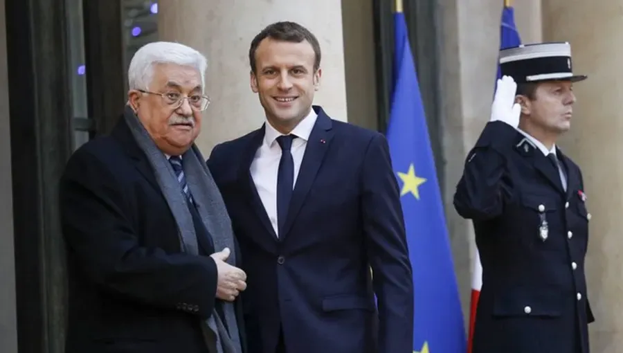 président français Emmanuel Macron et président de l'Autorité palestinienne Mahmoud Abbas