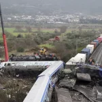 Deux trains entrent en collision en Grèce