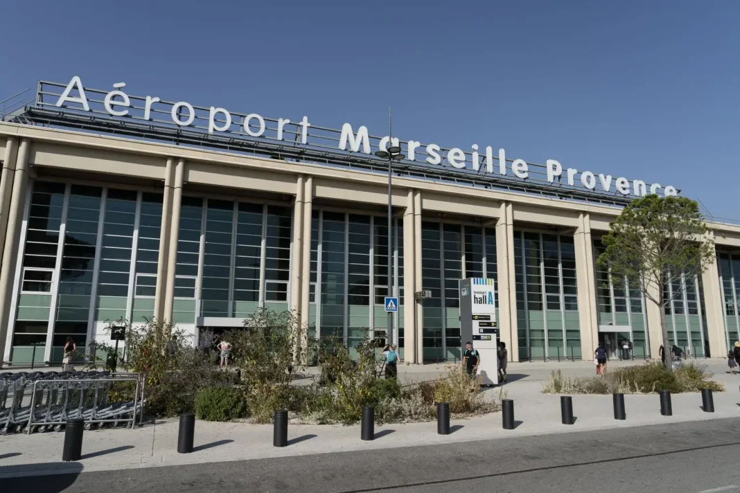 Grève des contrôleurs aériens en France Perturbations dans les vols jusqu'au 11 mars Grève des contrôleurs aériens en France Perturbations dans les vols jusqu'au 11 mars