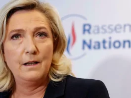 La droite française s'oppose à Macron sur la reconnaissance des crimes coloniaux en Algérie
