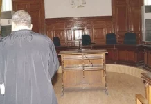 Un homme condamné à trois ans de prison pour avoir menacé l'ambassade des Émirats arabes unis en Algérie