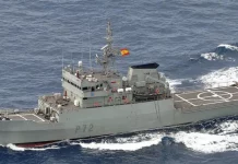 navire militaire à la frontière avec le Maroc pour surveiller les côtes de Melilla