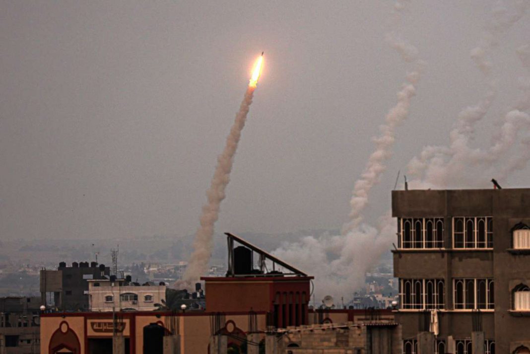 Crise Israël-Gaza : L'escalade de la violence atteint un niveau critique avec un bilan humain tragique Crise Israël-Gaza : L'escalade de la violence atteint un niveau critique avec un bilan humain tragique