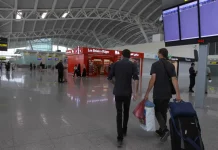 L'Aéroport d'Alger Renforce le Contrôle sur les Commerçants Informels - Est-ce la Fin du "Kaba" ?
