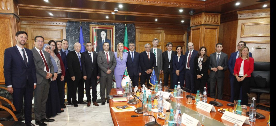 L'Algérie et l'Union européenne lancent un Programme de Coopération de 15 Millions d'Euros pour les Énergies Renouvelables L'Algérie et l'Union européenne lancent un Programme de Coopération de 15 Millions d'Euros pour les Énergies Renouvelables