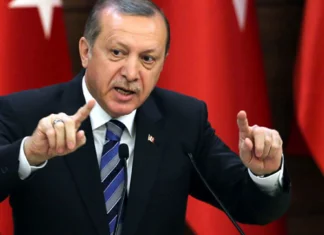Recep Tayyip Erdogan Dénonce l'Injustice à Gaza : Les États-Unis Critiqués pour l'Envoi d'un Porte-Avions en Israël