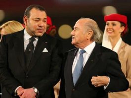 Sepp Blatter Critique la Décision de la FIFA d'Attribuer la Coupe du Monde 2030 au Maroc, à l'Espagne et au Portugal