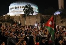 Vidéo: L'Ambassade Israélienne en Jordanie Envahie par des Protestataires en Colère