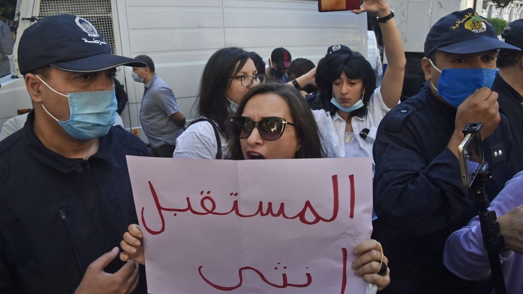 Féminicides en Algérie l'omerta qui tue, la loi qui absout Féminicides en Algérie : l'omerta qui tue, la loi qui absout