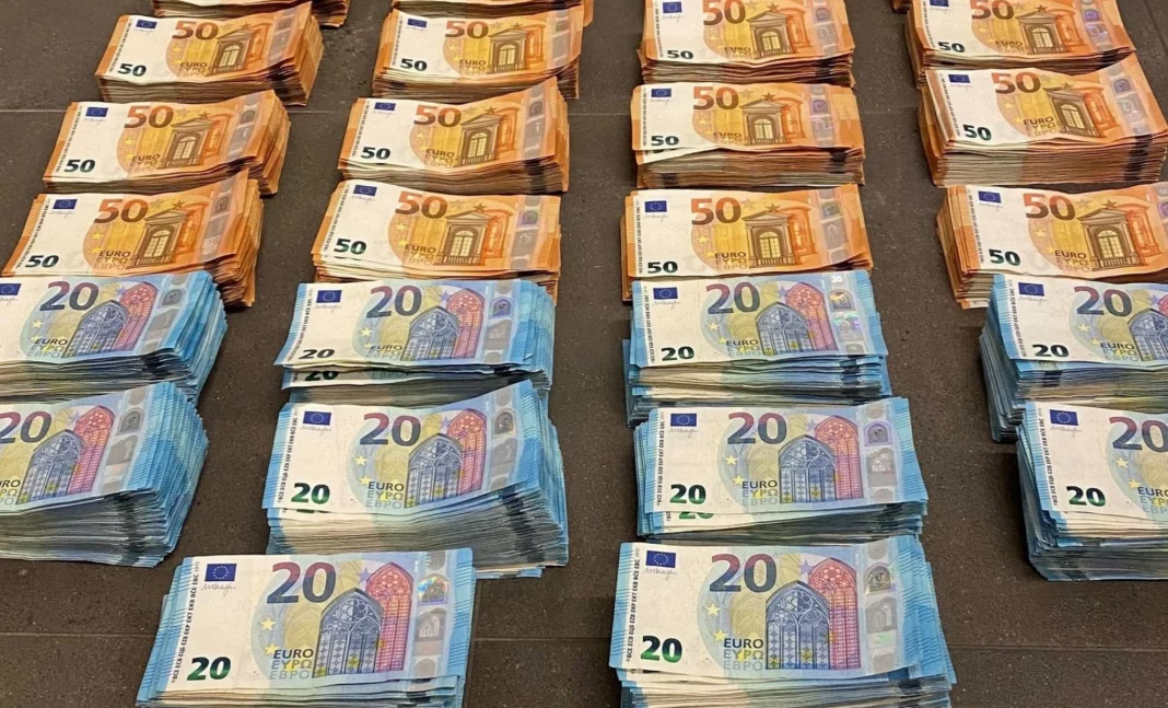 L'Algérie face à un Tsunami de Fraude Des Chiffres de Saisie Douanière à Couper le Souffle L'Algérie face à un Tsunami de Fraude : Des Chiffres de Saisie Douanière à Couper le Souffle