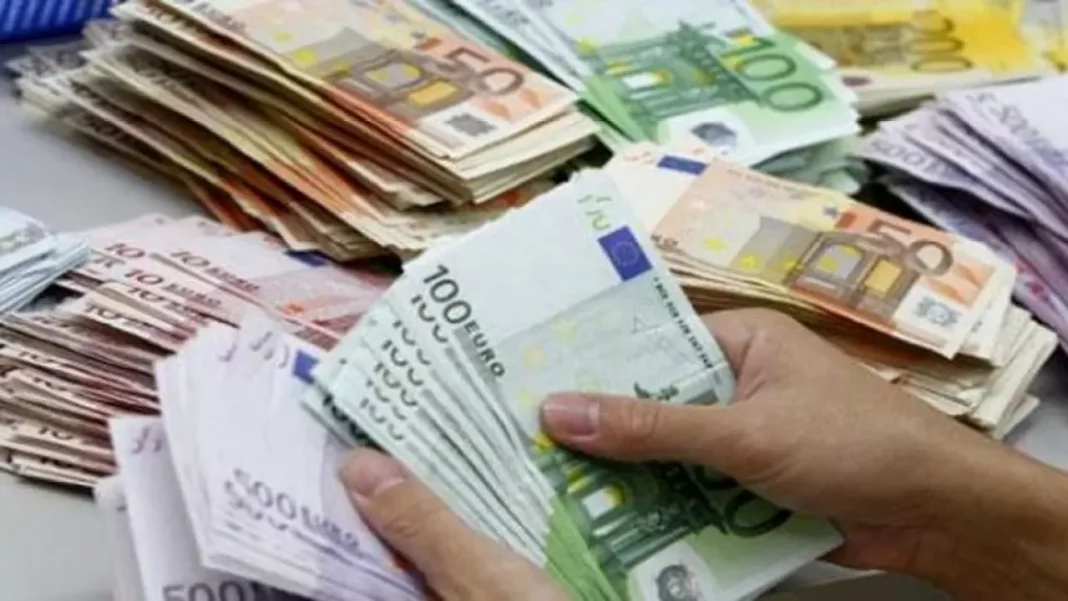 Le transfert d'argent par la diaspora en net recul L'Algérie mal classée en Afrique Le transfert d'argent par la diaspora en net recul : L'Algérie mal classée en Afrique