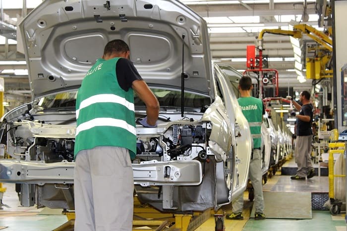 Renaissance de l'Automobile en Algérie Prêts Bancaires et Production Locale Stimulent la Demande