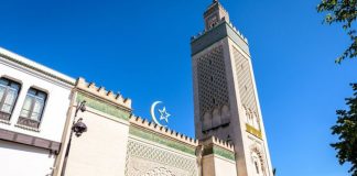 Tags Antimusulmans à Cherbourg : L'Inquiétude Grandissante de la Grande Mosquée de Paris