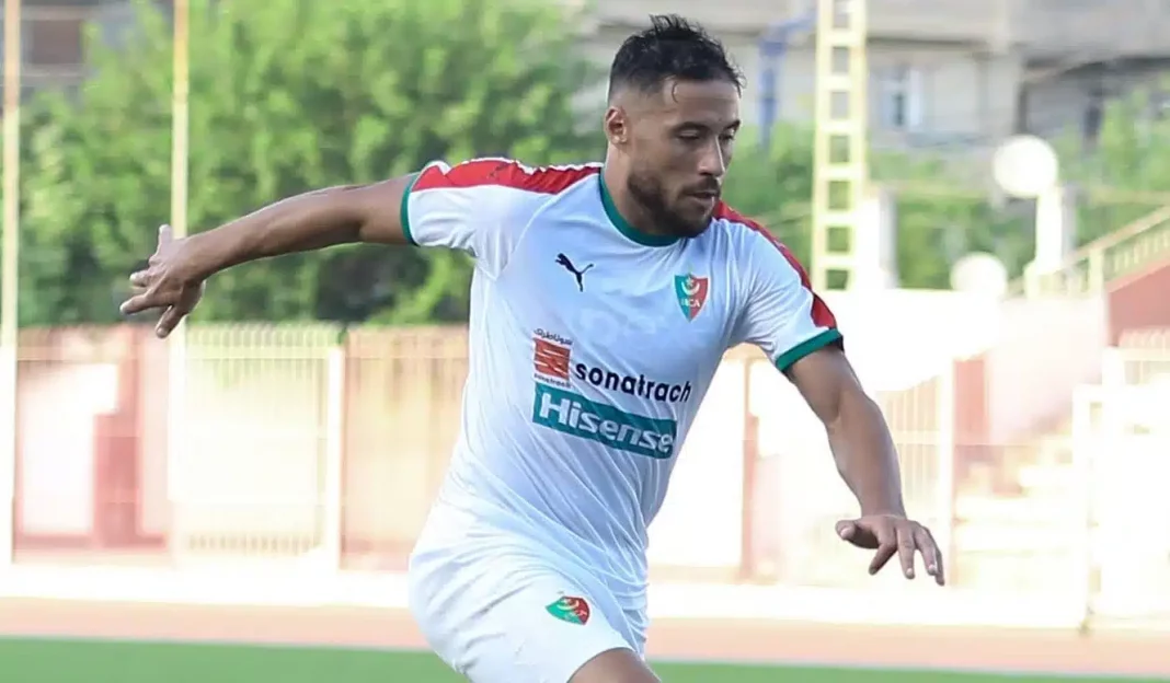 Youcef Belaïli Entre la Mouloudia d'Alger et les Verts, un Parcours Semé d'Obstacles Youcef Belaïli : Entre la Mouloudia d'Alger et les Verts, un Parcours Semé d'Obstacles