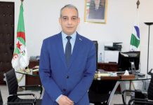 Adel Bentoumi, PDG d'Algérie Télécom, Récompensé du Prix 'Africa CEO Merit Leader of the Year 2023' à Dubaï