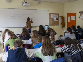 Alerte Rouge : Le Décrochage Scolaire de la France Dévoilé par PISA 2022 - Quelle Issue pour l'Éducation Nationale ?