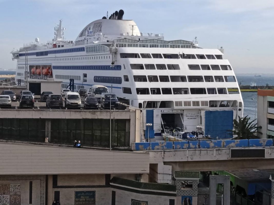 Algérie Ferries Le Badji Mokhtar III et la Polémique de Marseille Algérie Ferries : Le Badji Mokhtar III et la Polémique de Marseille