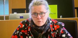 Anne-Sophie Pelletier, exclue de La France insoumise, contre-attaque : plainte en diffamation et dénonciation de pratiques antidémocratiques