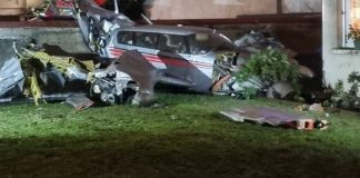CRASH À VILLEJUIF : Un Pilote Héroïque Extirpe les Passagers Blessés de l'Avion