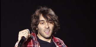 Damien Saez : L'Artiste, Ses Excès Passés et Sa Nouvelle Renaissance