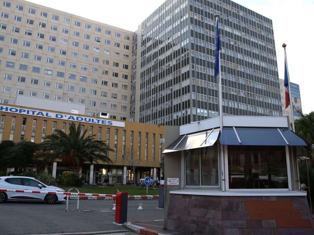 Drame Humanitaire à Marseille Un Père et Son Fils Algériens en Attente d'Opération, Sans Toit ni Recours Drame Humanitaire à Marseille : Un Père et Son Fils Algériens en Attente d'Opération, Sans Toit ni Recours