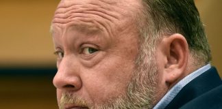 Elon Musk Réintègre Alex Jones : Un Sondage Sur X Qui Fait Débat