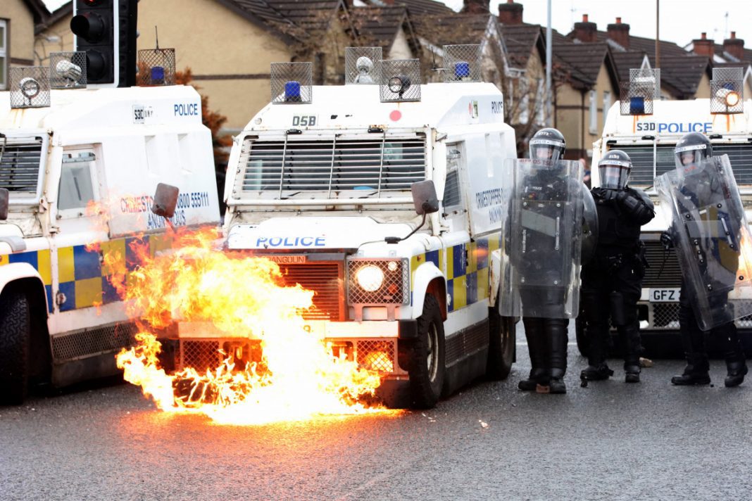 Émeutes en Irlande : L'Erreur Judiciaire qui a Ébranlé une Nation