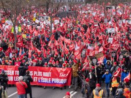 Grève des enseignants au Québec : la FAE maintient sa position malgré les négociations