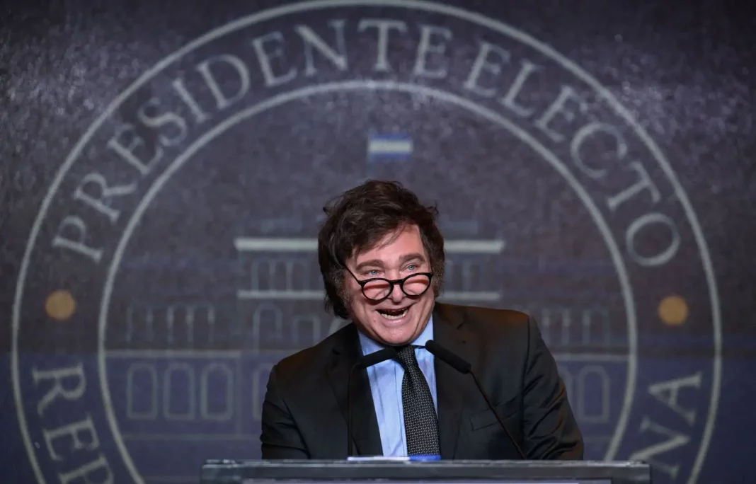 Javier Milei, le Nouveau Président de l'Argentine Un Mini-Trump aux Portes de l'Amérique du Sud Javier Milei, le Nouveau Président de l'Argentine : Un "Mini-Trump" aux Portes de l'Amérique du Sud