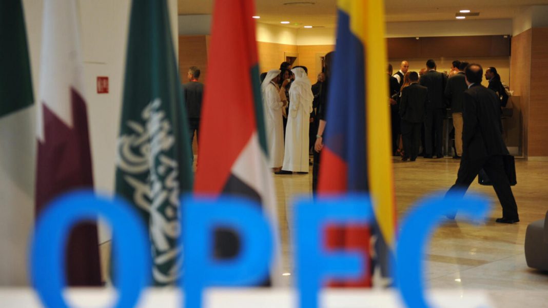 L'Opep+ Maintient le Cap : Réduction de la Production Pétrolière Confirmée jusqu'en 2024 L'Opep+ Maintient le Cap : Réduction de la Production Pétrolière Confirmée jusqu'en 2024