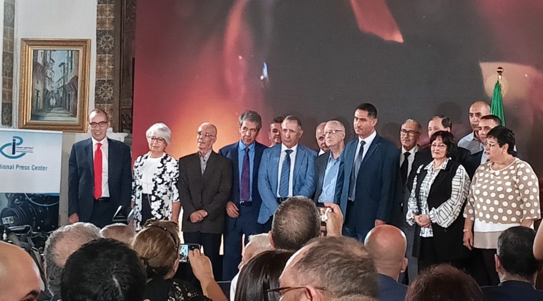 Le 9e Prix du Président de la République Célébration de l'Excellence Journalistique en Algérie Le 9e Prix du Président de la République : Célébration de l'Excellence Journalistique en Algérie