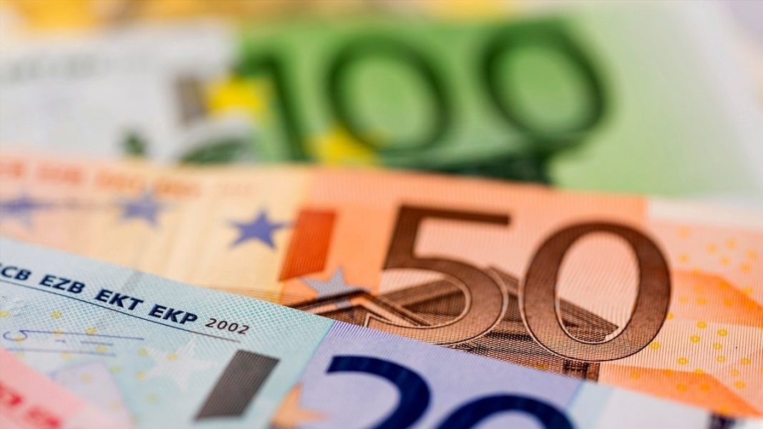 Le Dinar Algérien Entre Banque Officielle et Marché Noir, Quelle Évolution