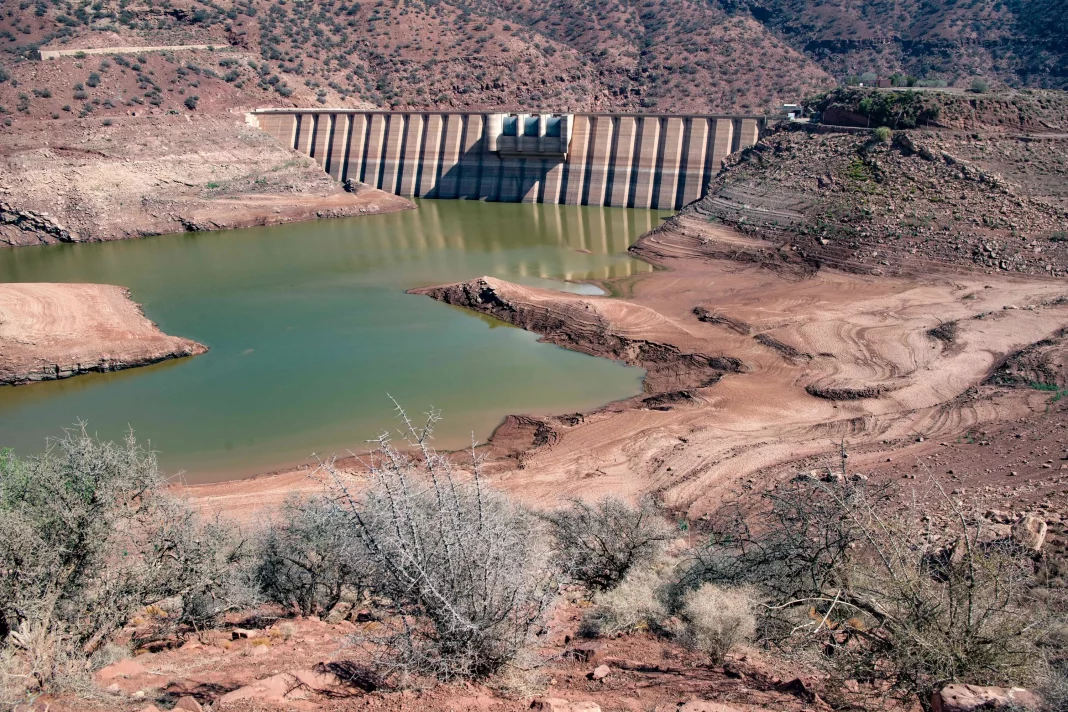 Maroc Sécheresse, Exportations Agricoles et Pénurie d'Eau une Crise Inévitable Maroc : Sécheresse, Exportations Agricoles et Pénurie d'Eau : une Crise Inévitable