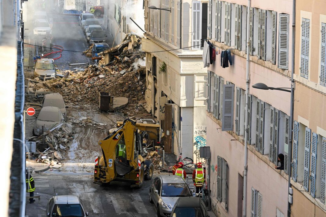 Marseille : Incendie et Effondrement d'Immeuble, Une Nuit de Cauchemar Marseille : Incendie et Effondrement d'Immeuble, Une Nuit de Cauchemar