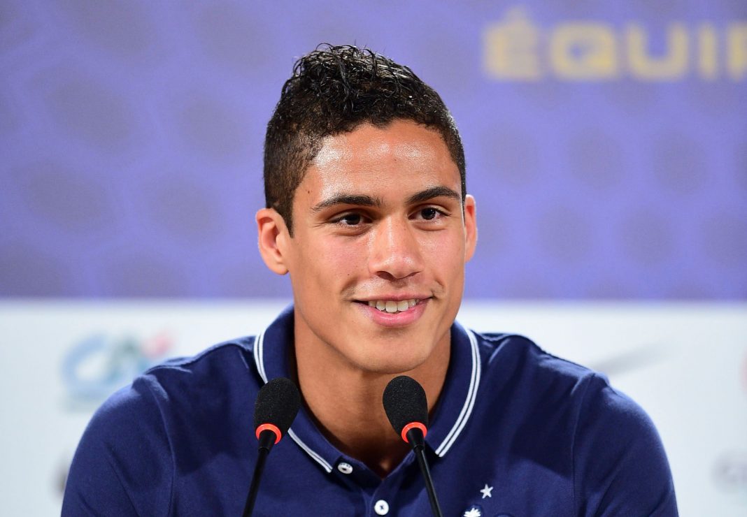 Mercato Duel Européen pour Raphaël Varane, le Retour au Real ou le Saut au Bayern Mercato : Duel Européen pour Raphaël Varane, le Retour au Real ou le Saut au Bayern ?