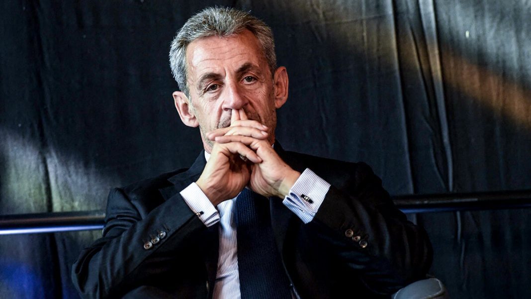 Nicolas Sarkozy : Défense de la Marocanité du Sahara Occidental et Tensions avec l'Algérie Nicolas Sarkozy : Défense de la Marocanité du Sahara Occidental et Tensions avec l'Algérie