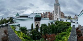 Protection des Lieux de Culte Musulmans : La Grande Mosquée de Paris Appelle à l'Action