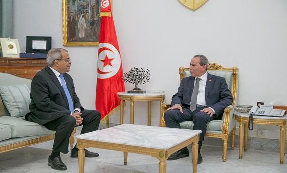 Industrie Pharmaceutique : Vers un Partenariat Renforcé entre l'Algérie et la Tunisie Industrie Pharmaceutique : Vers un Partenariat Renforcé entre l'Algérie et la Tunisie