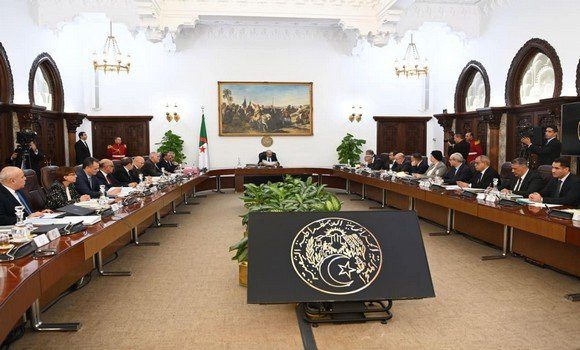 Réunion du Conseil des Ministres en Algérie : Priorités et Perspectives