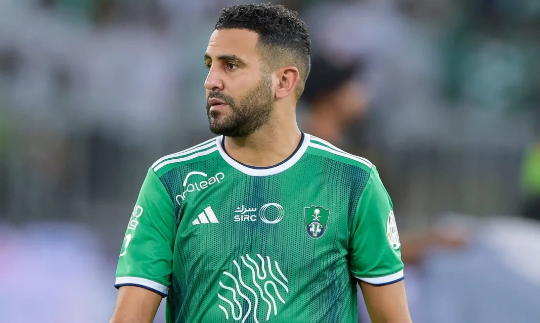 Riyad Mahrez Le Geste Qui a Enflammé la Toile et la Rumeur Qui Agite le Mercato Riyad Mahrez : Le Geste Qui a Enflammé la Toile et la Rumeur Qui Agite le Mercato