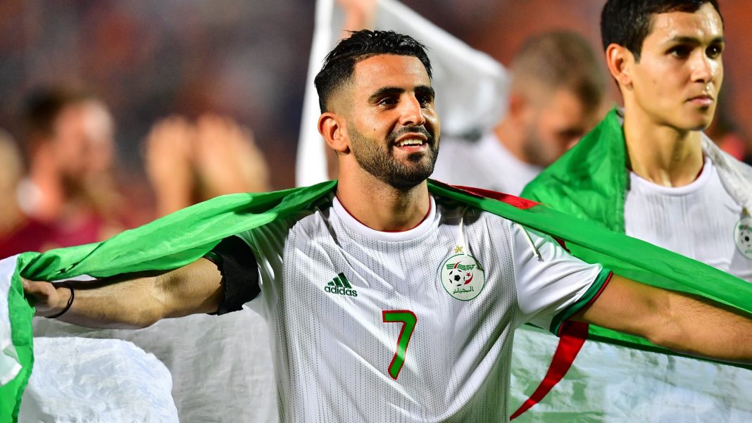 Riyad Mahrez Snubbed Polémique Autour des Finalistes du Ballon d'Or Africain 2023 Riyad Mahrez Snubbed : Polémique Autour des Finalistes du Ballon d'Or Africain 2023