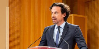 Sciences Po : L'Énigmatique Retrait de Mathias Vicherat et la Quête de Nouvelle Gouvernance