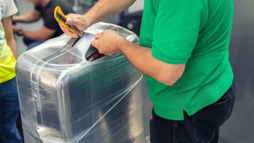 Valises Sous Scellés La Fin du Film Plastique dans les Aéroports Européens Valises Sous Scellés : La Fin du Film Plastique dans les Aéroports Européens ?