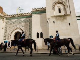 Tentative d'Incendie dans une Mosquée en France : l'Islamophobie Frappe Encore