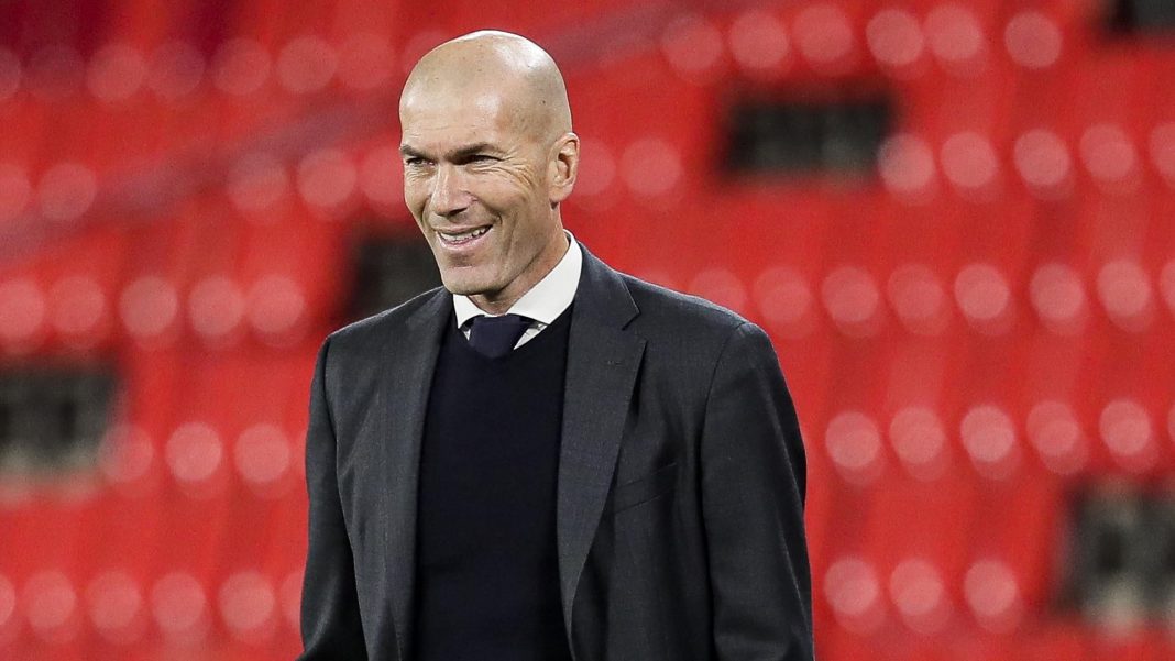 Zidane aux Commandes de l'Équipe d'Algérie Mirage ou Réalité, la FAF Joue Gros Zidane aux Commandes de l'Équipe d'Algérie : Mirage ou Réalité, la FAF Joue Gros