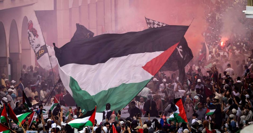 Maroc : Raz-de-Marée Humain à Rabat Contre la Normalisation avec Israël Maroc : Raz-de-Marée Humain à Rabat Contre la Normalisation avec Israël